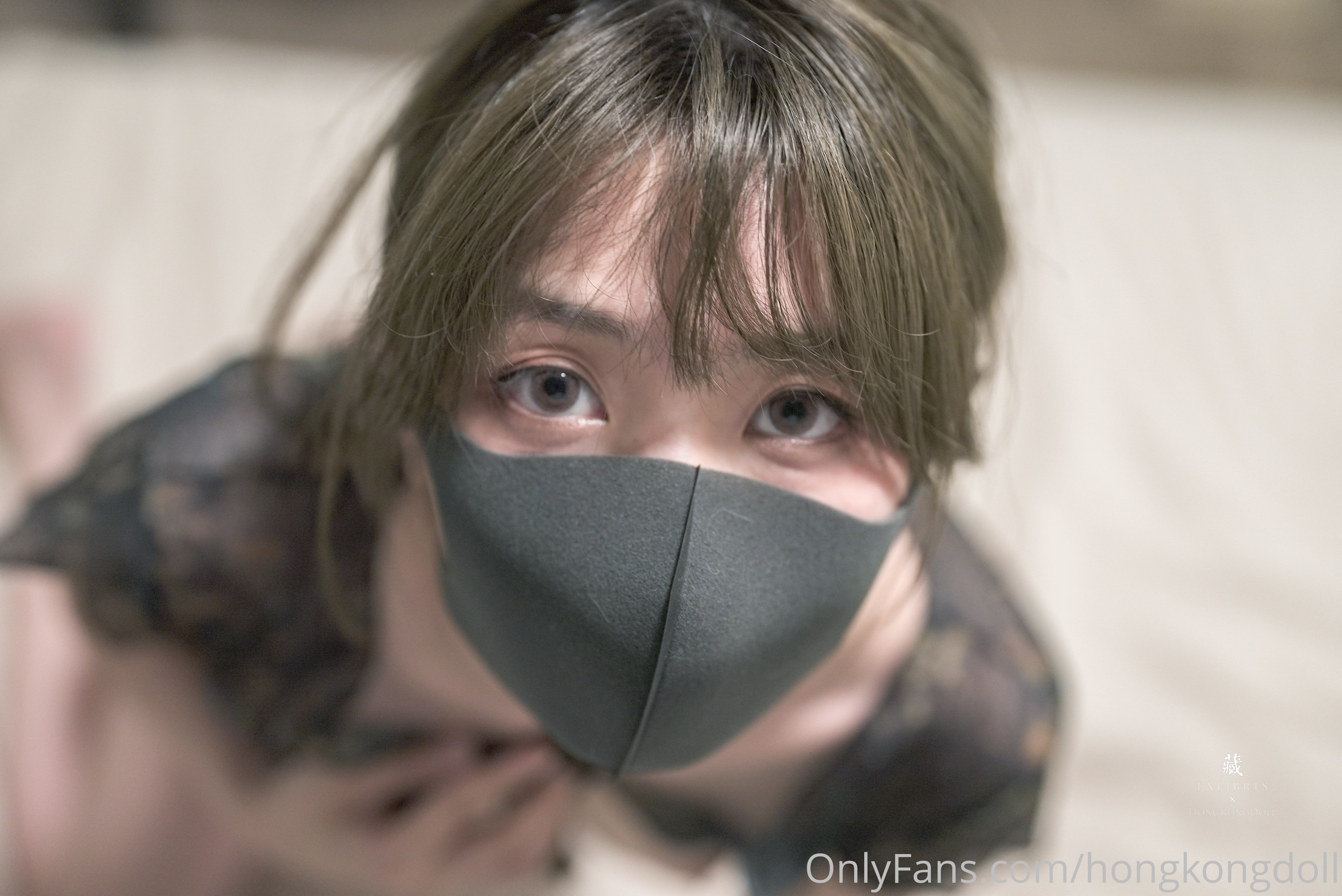 《HongKongDoll「纯粹性爱」短片 - 白色丝袜》最新高清在线播放封面图